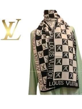 🎖Luxurious LOUIS VUITTON WOOL & SILK SCARF